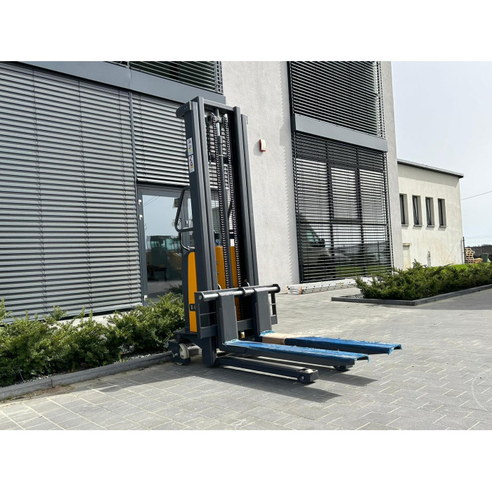 Електричний штабелер CDD10E