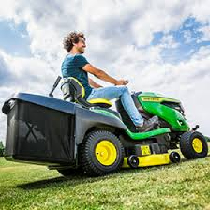 Газонокосарка John Deere X147R