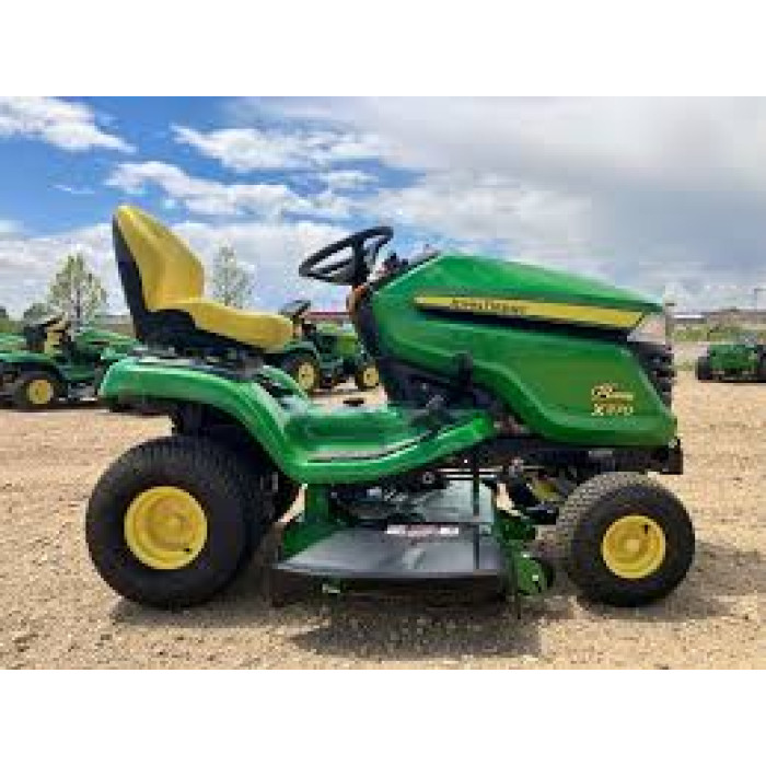 Газонокосарка John Deere X370	