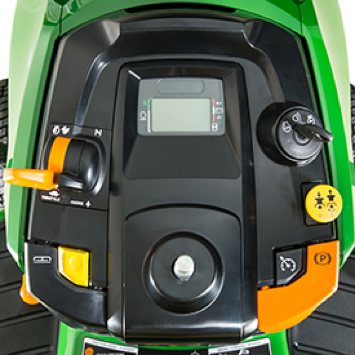 Газонокосарка John Deere X590	